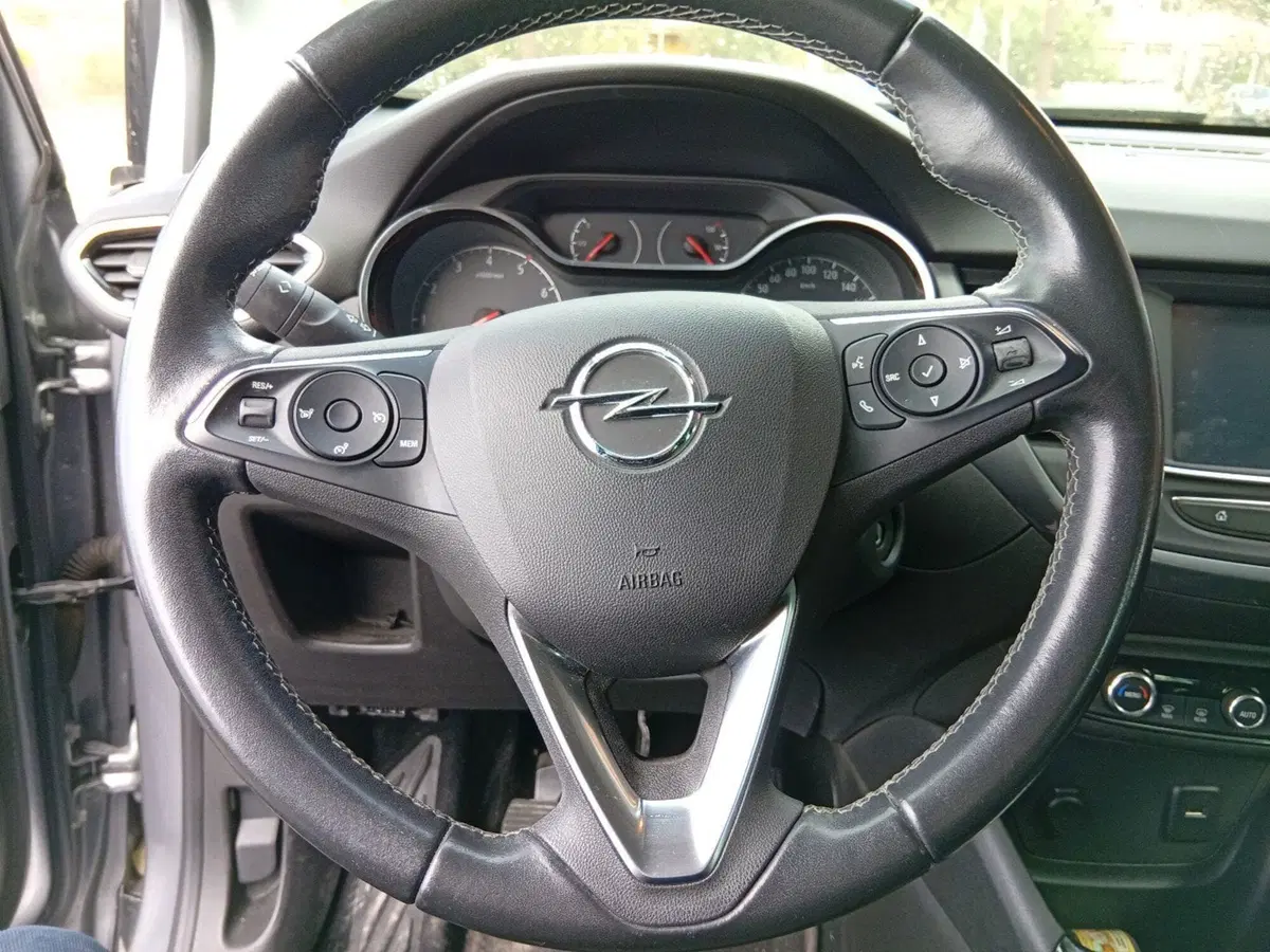 Opel Crossland nuova a Catania (13)