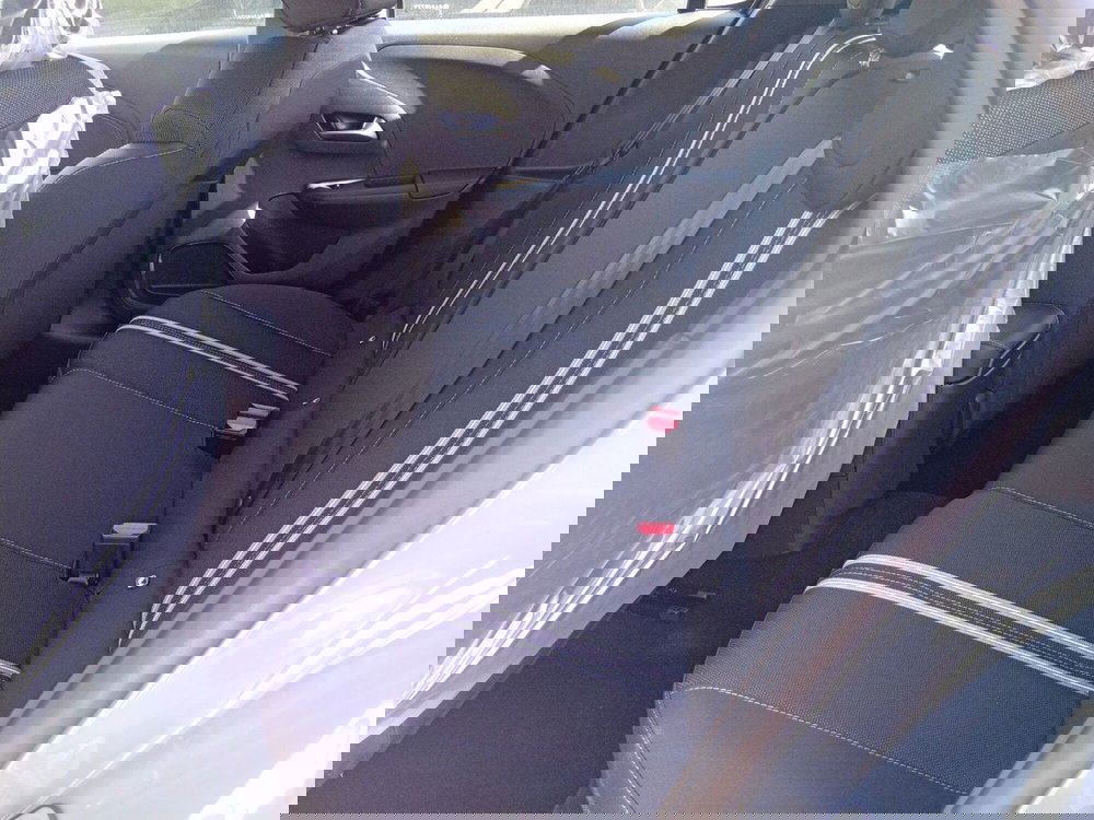 Opel Corsa nuova a Catania (11)