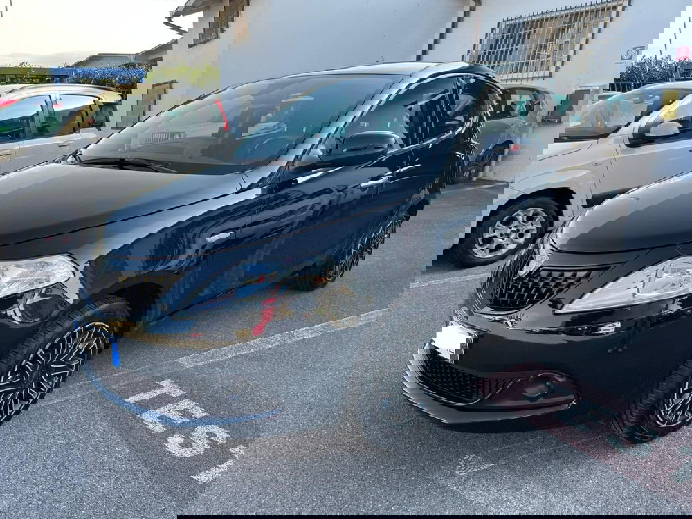 Lancia Ypsilon usata a Lucca