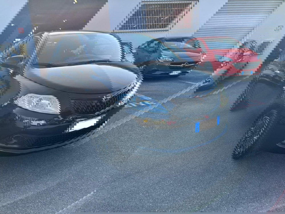 Lancia Ypsilon usata a Lucca (3)