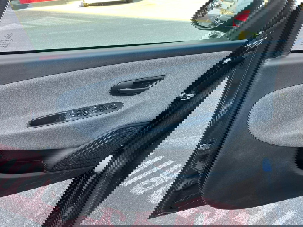 Lancia Ypsilon usata a Lucca (9)