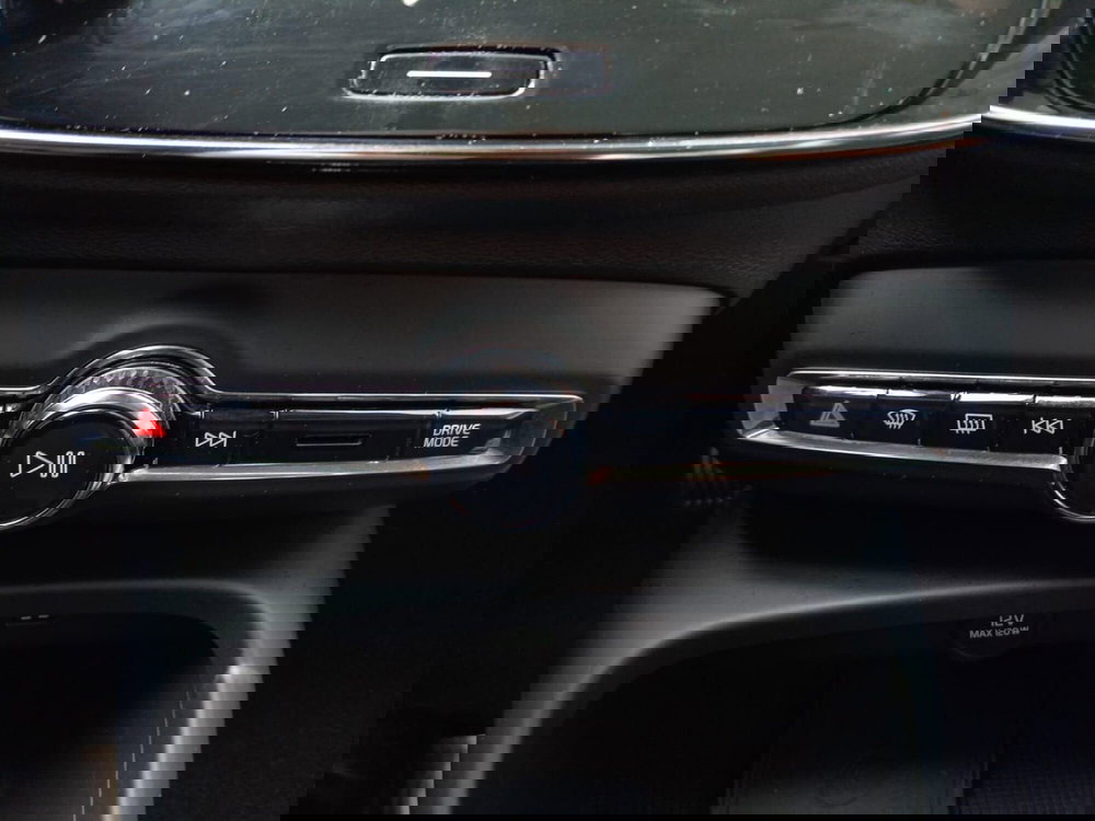 Volvo XC40 usata a Bari (11)