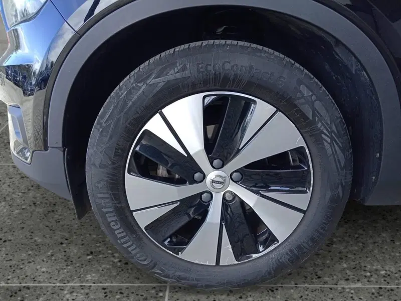 Volvo XC40 usata a Bari (13)