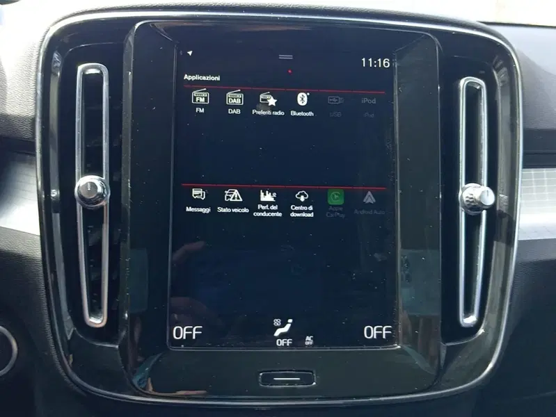 Volvo XC40 usata a Bari (18)
