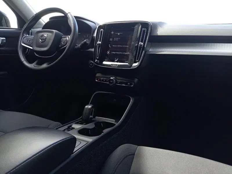 Volvo XC40 usata a Bari (3)