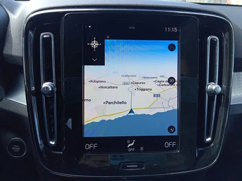 Volvo XC40 usata a Bari (6)