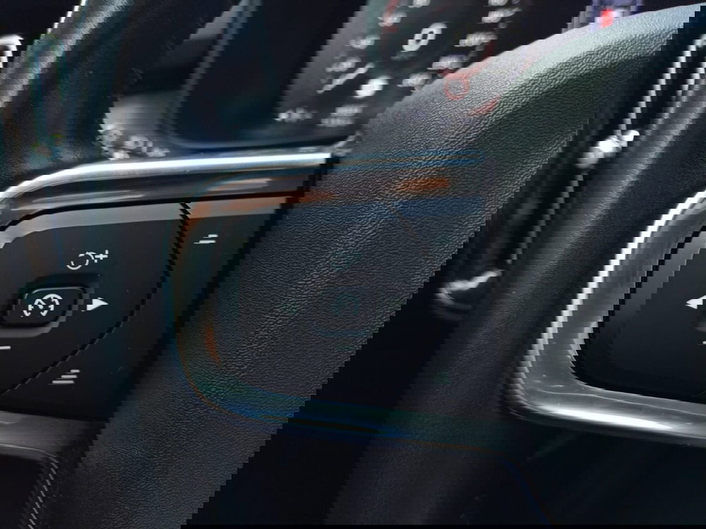 Volvo XC40 usata a Bari (8)