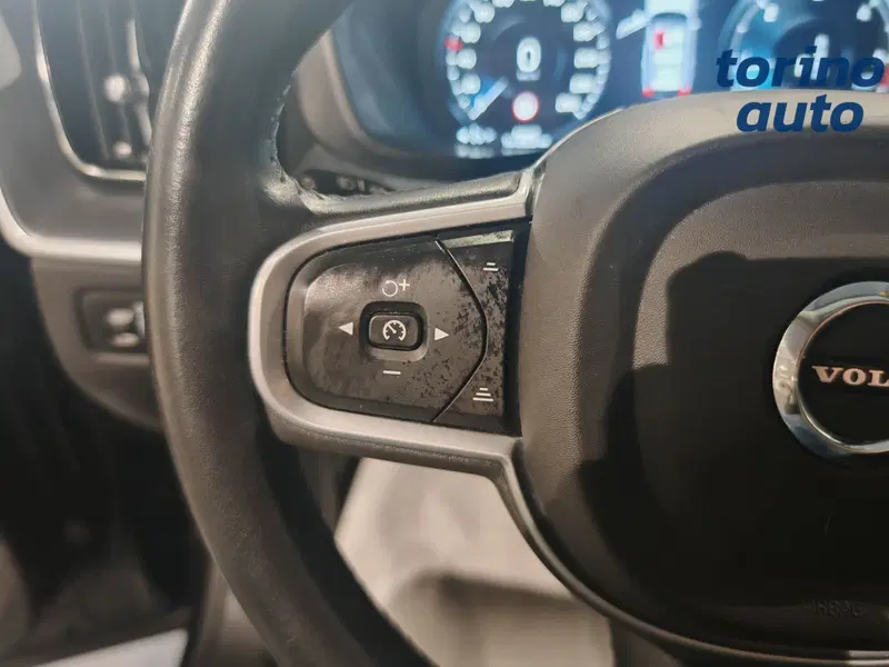 Volvo XC60 usata a Torino (13)