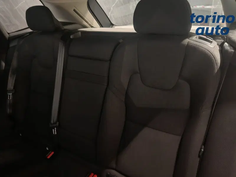 Volvo XC60 usata a Torino (9)