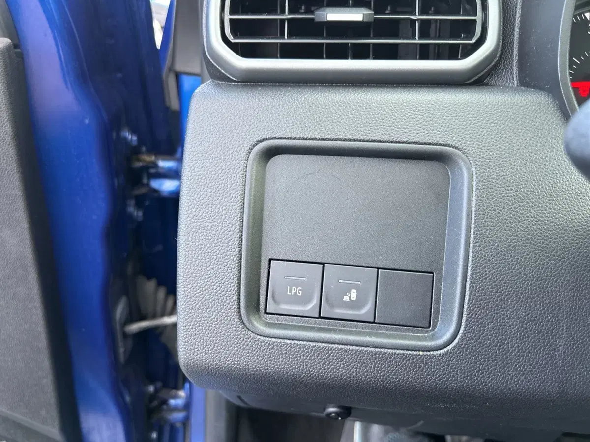 Dacia Duster usata a Latina (14)