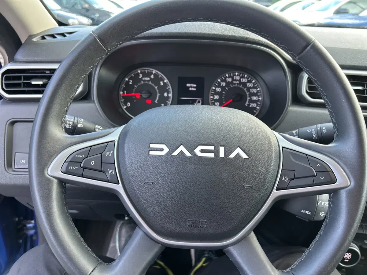 Dacia Duster usata a Latina (15)