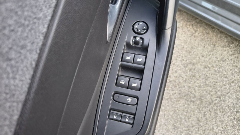 Peugeot 308 SW usata a Padova (13)