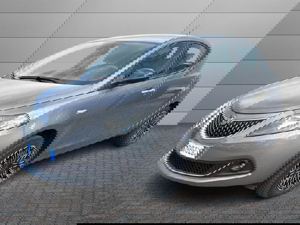 Lancia Ypsilon usata a Reggio Calabria