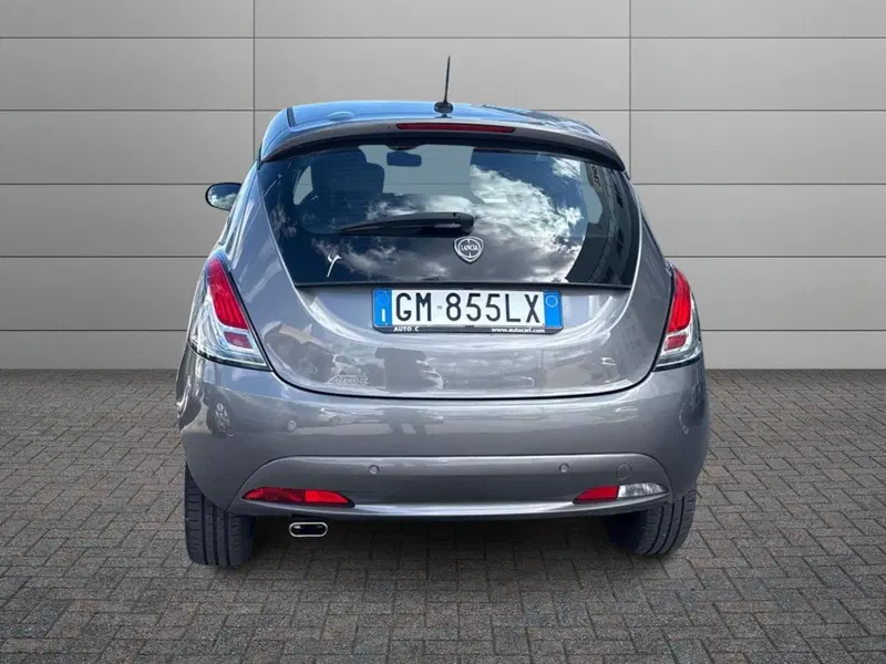 Lancia Ypsilon usata a Reggio Calabria (11)