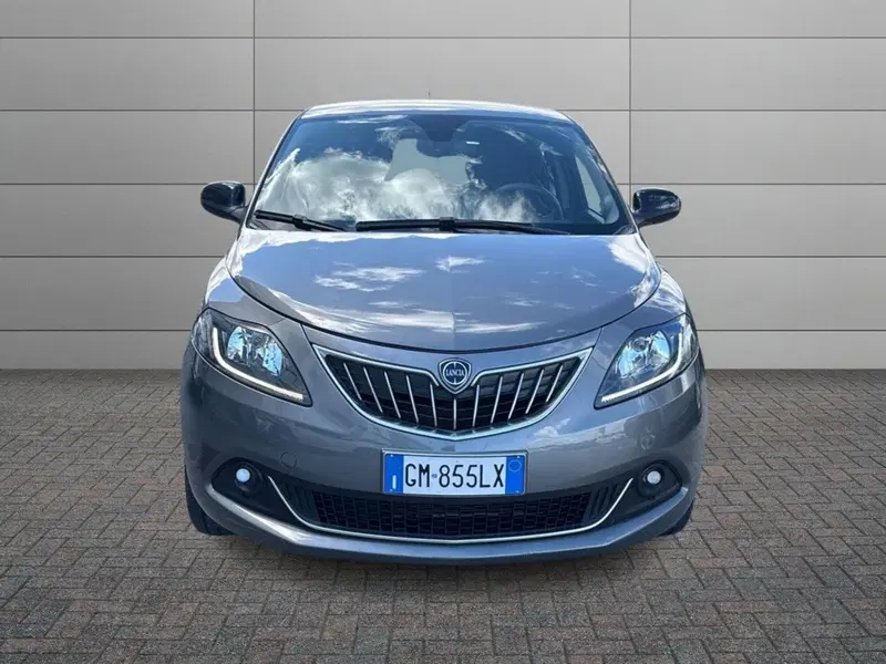 Lancia Ypsilon usata a Reggio Calabria (12)