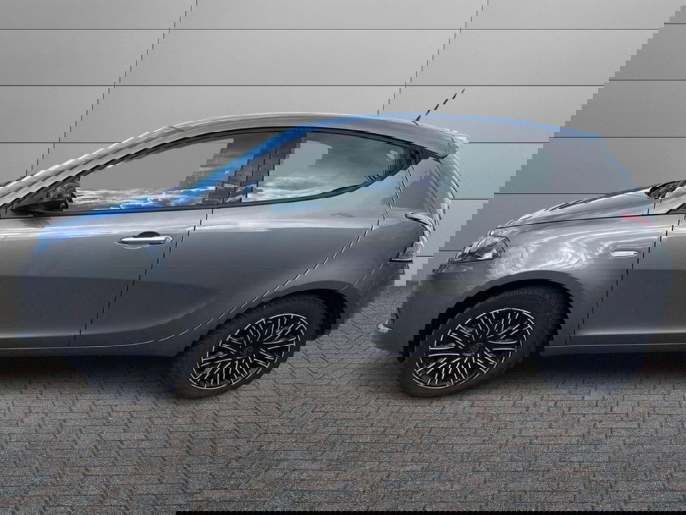 Lancia Ypsilon usata a Reggio Calabria (2)