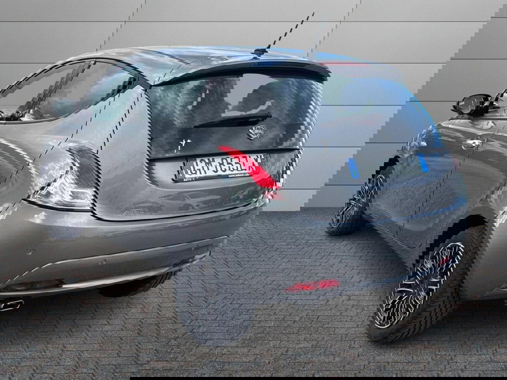 Lancia Ypsilon usata a Reggio Calabria (4)