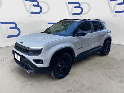 Jeep Avenger 1.2 turbo e-hybrid mhev Overland 4xe 145cv edct6 del 2025 usata a Settala
