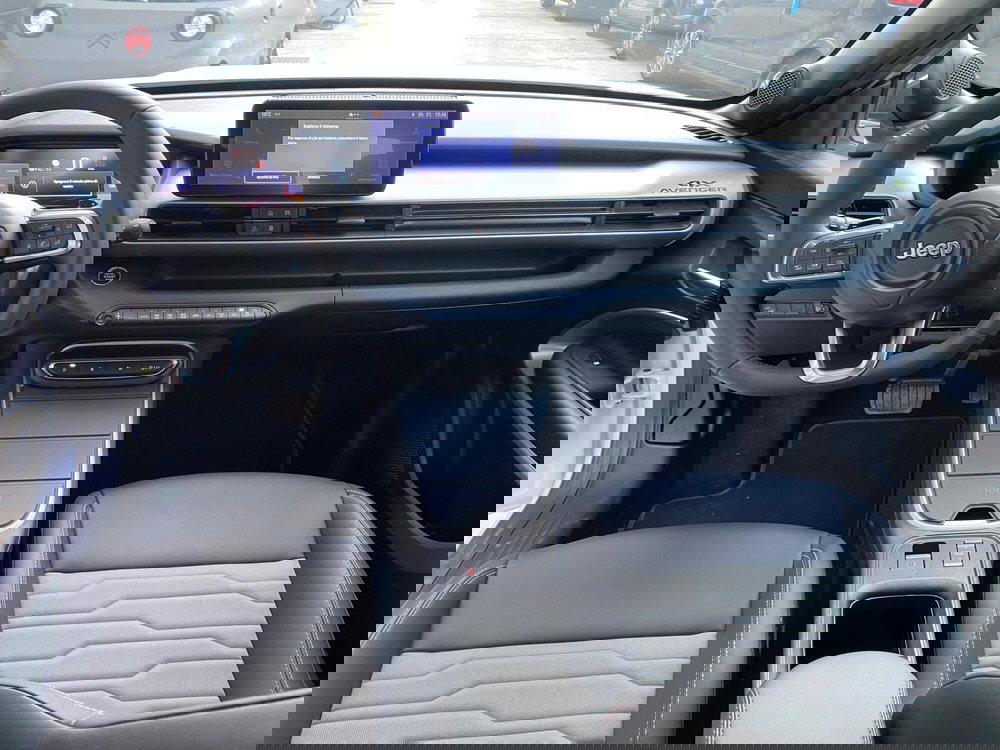 Jeep Avenger usata a Milano (11)