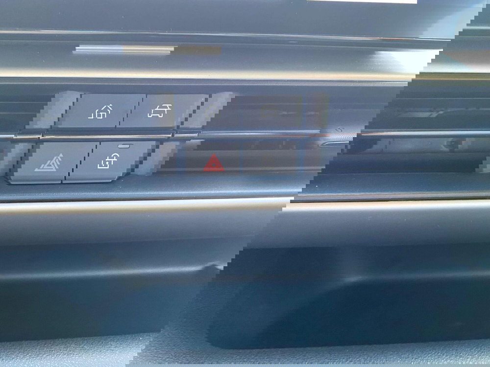 Jeep Avenger usata a Milano (16)