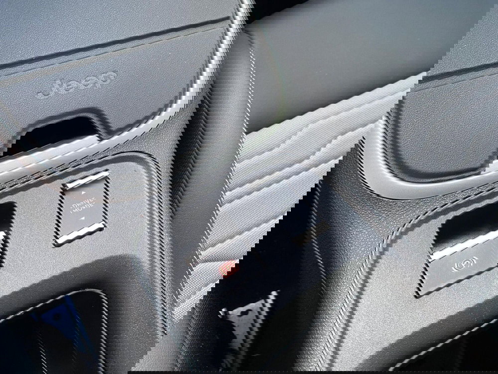 Jeep Avenger usata a Milano (18)