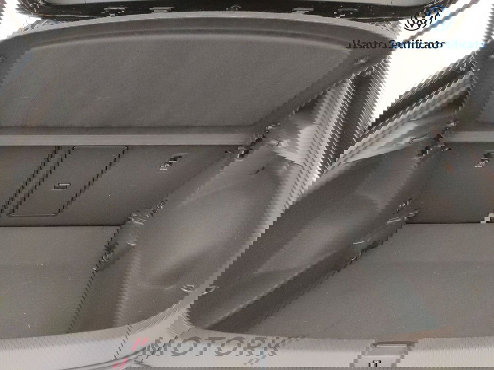 Volkswagen T-Roc usata a Varese (9)