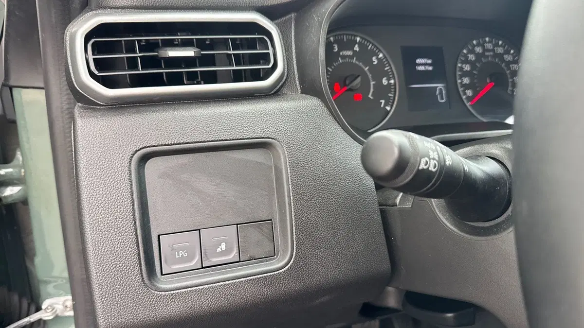 Dacia Duster usata a Padova (15)