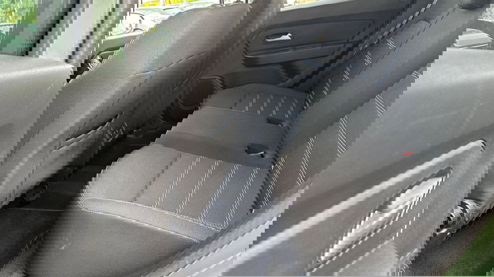 Dacia Duster usata a Padova (17)