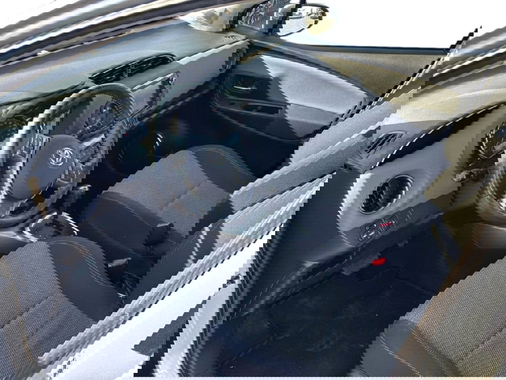 Toyota Yaris usata a Massa-Carrara (9)