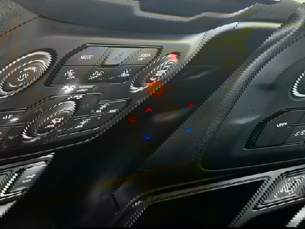 Jeep Renegade usata a Roma (19)