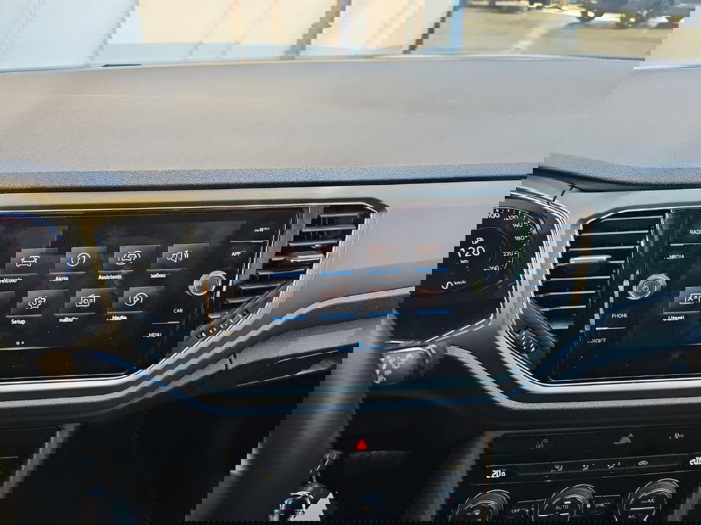 Volkswagen T-Roc usata a Lecco (13)