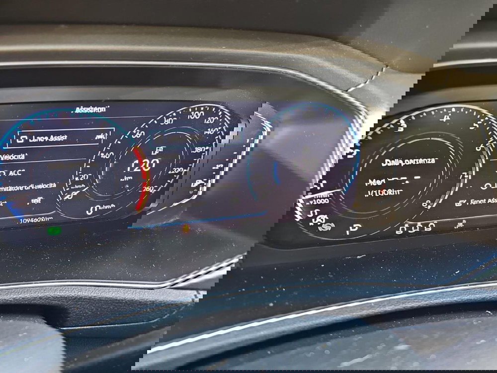 Volkswagen T-Roc usata a Lecco (15)