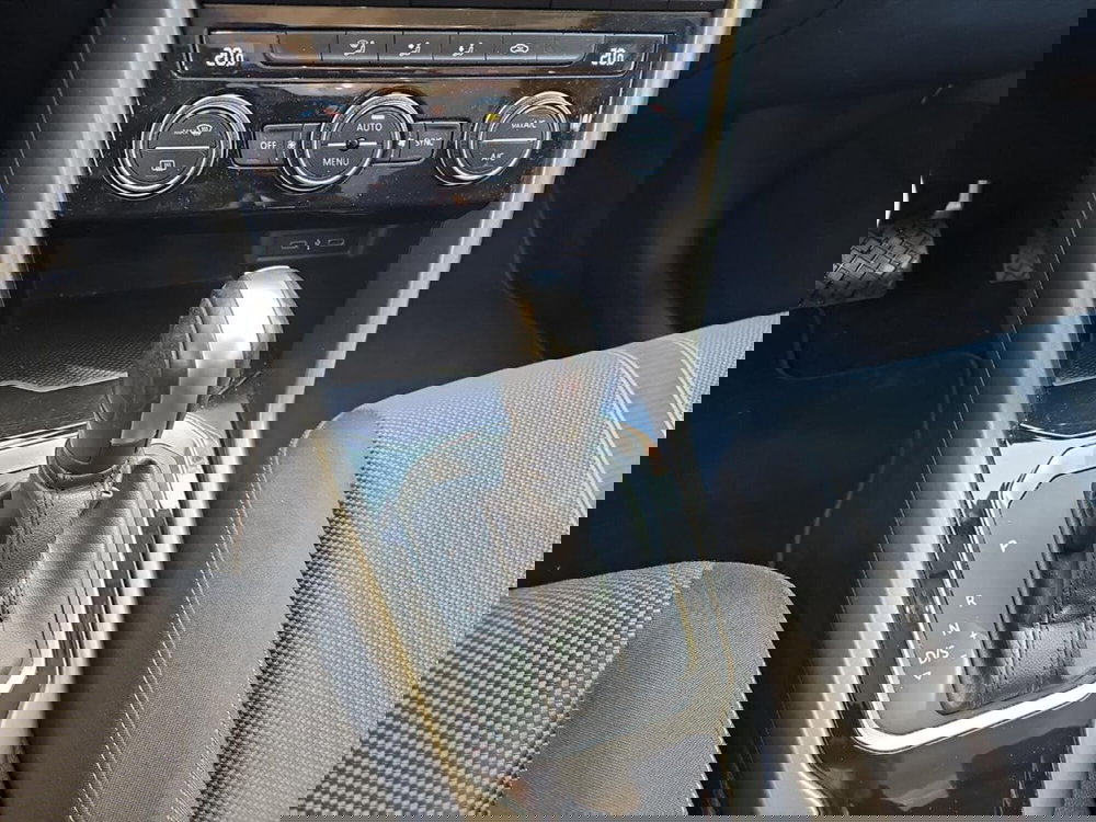 Volkswagen T-Roc usata a Lecco (16)