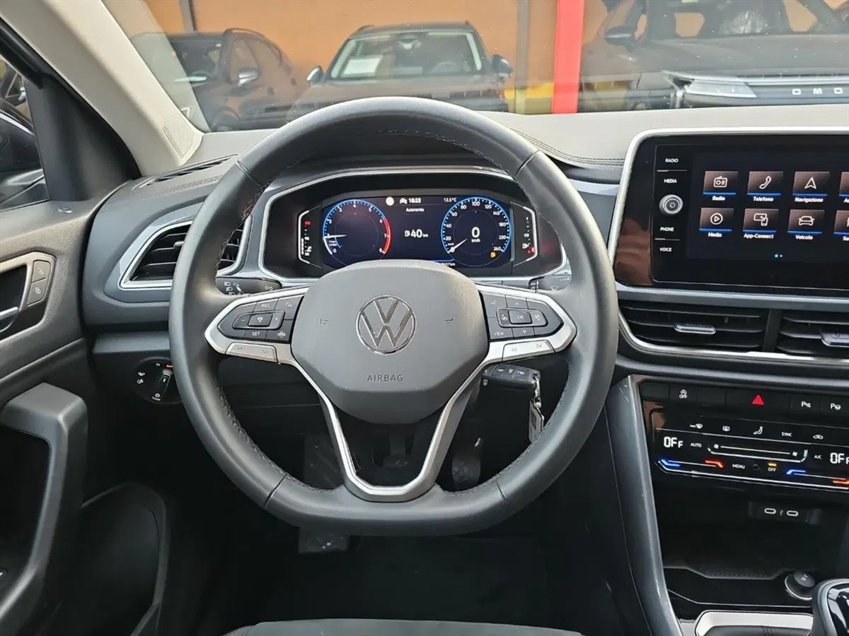 Volkswagen T-Roc usata a Lecco (12)