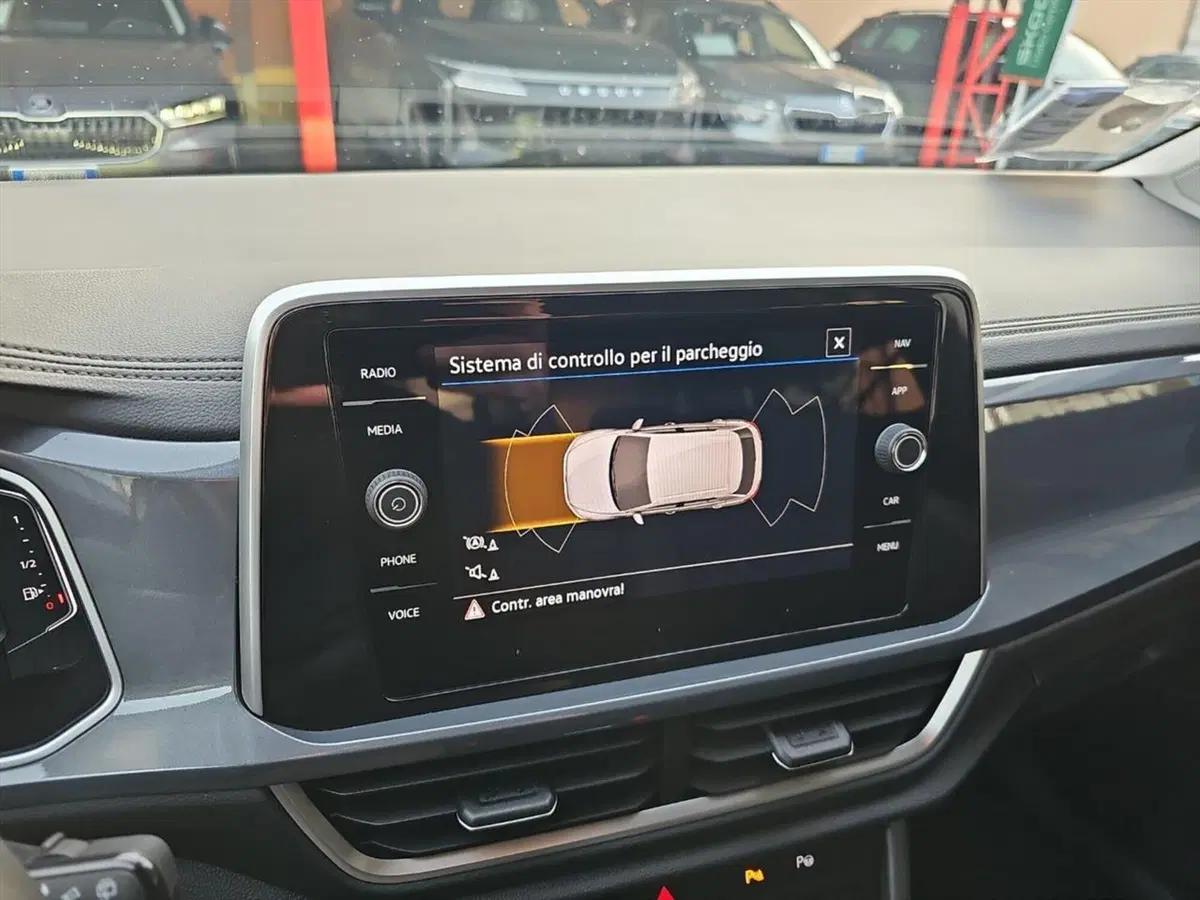 Volkswagen T-Roc usata a Lecco (14)