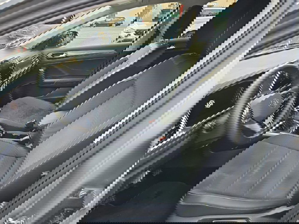Volkswagen T-Roc usata a Lecco (9)
