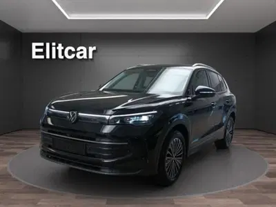 Volkswagen Tiguan 1.5 etsi Life 130cv dsg del 2025 usata a Magenta