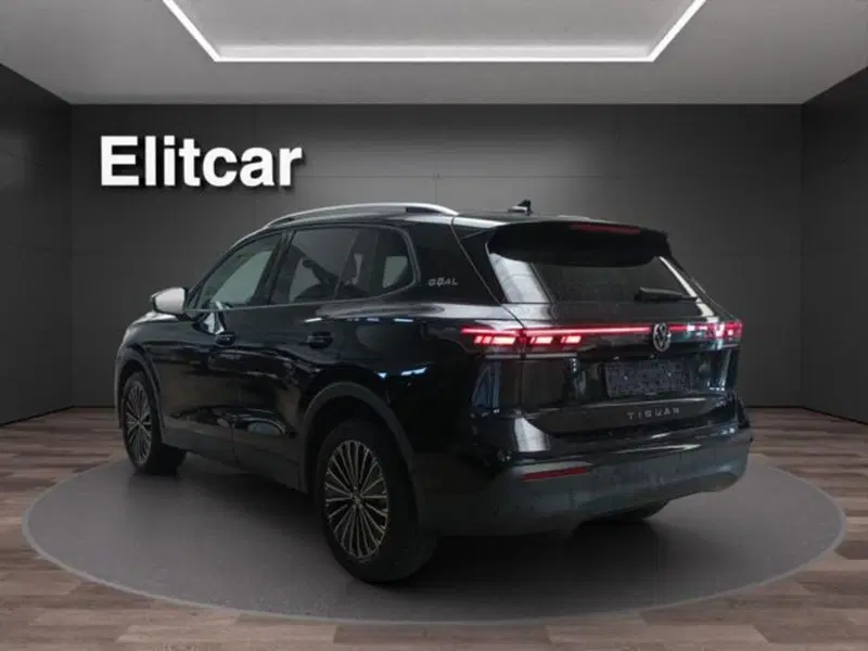 Volkswagen Tiguan usata a Milano (3)