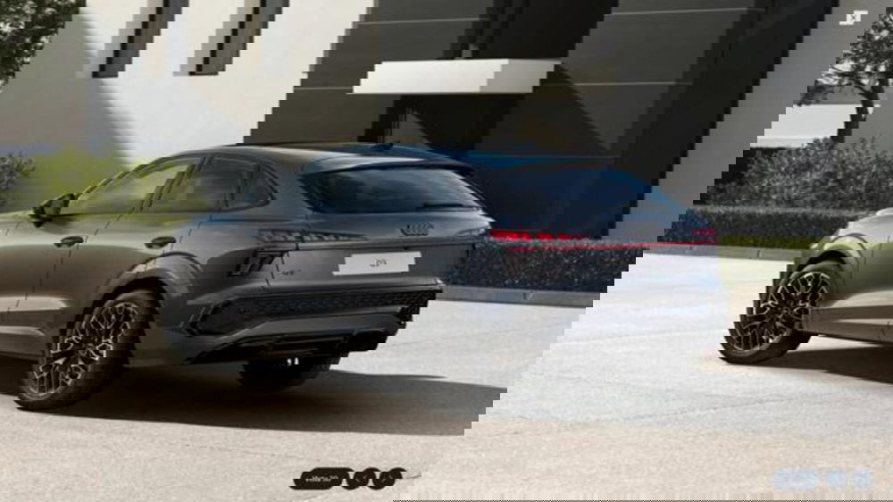 Audi Q3 Sportback nuova a Milano (5)