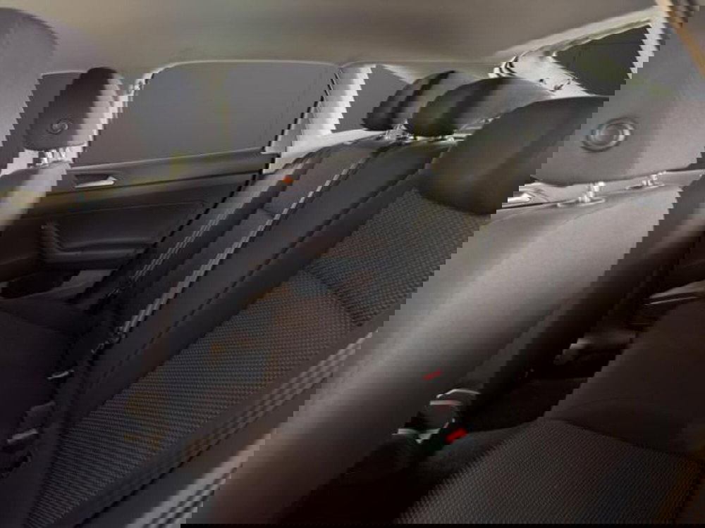 Volkswagen Taigo usata a Milano (12)