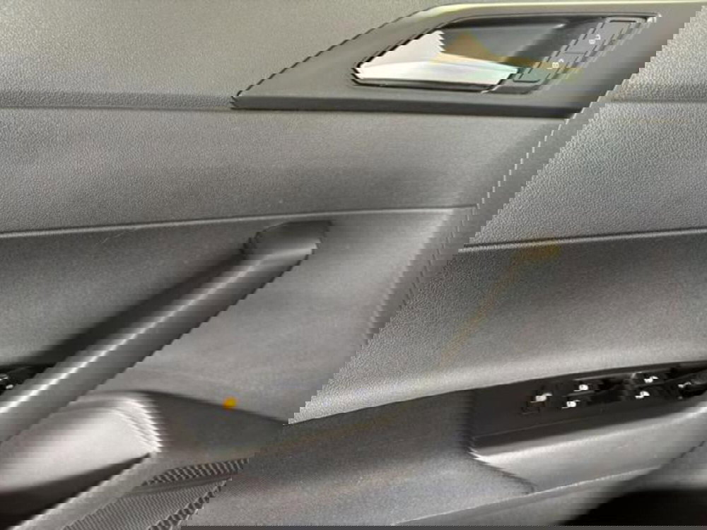 Volkswagen Taigo usata a Milano (14)