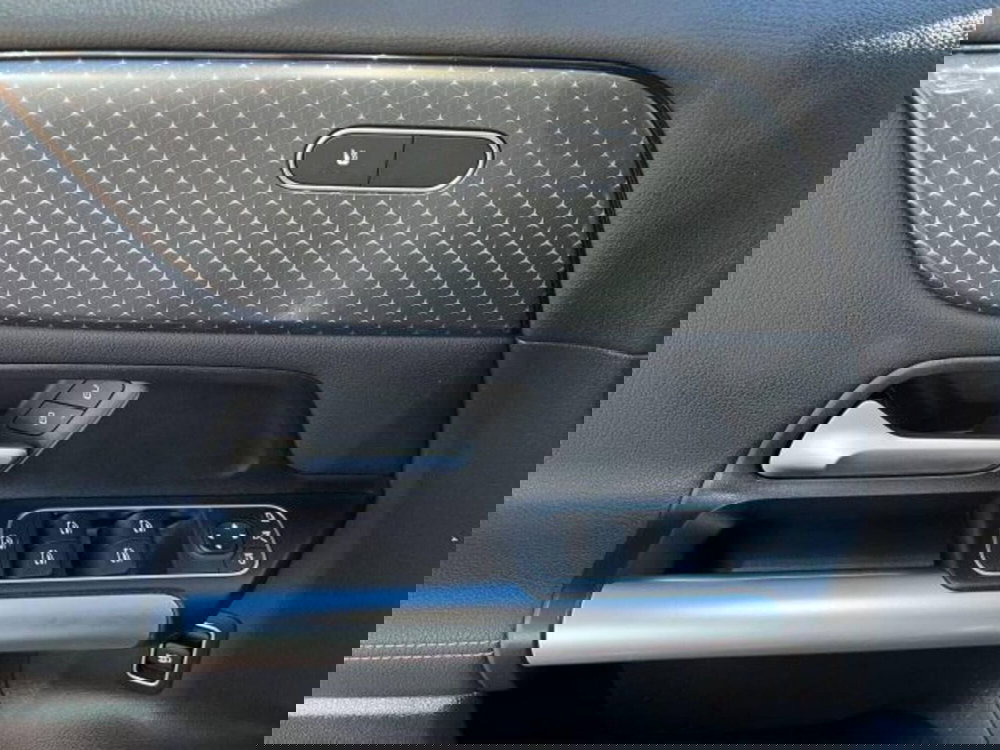 Mercedes-Benz GLA SUV usata a Novara (12)