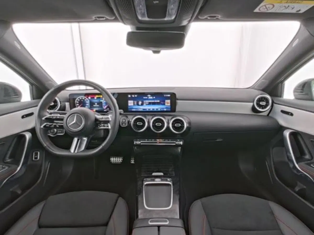 Mercedes-Benz Classe A Sedan usata a Milano (5)