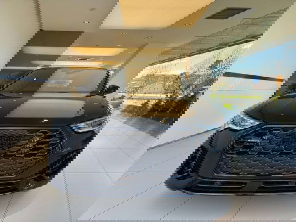 Audi Q3 Sportback nuova a Torino (2)