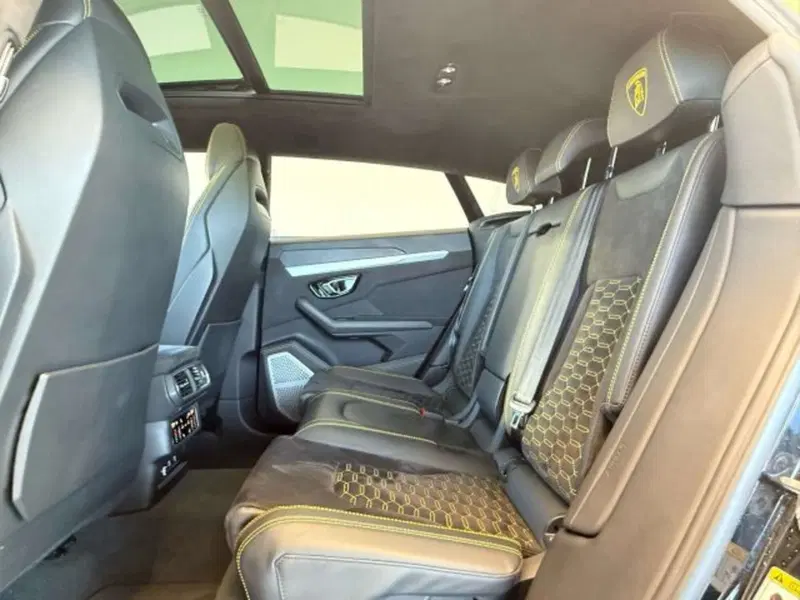 Lamborghini Urus usata a Torino (8)
