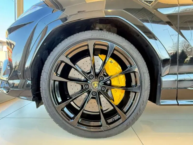 Lamborghini Urus usata a Torino (2)