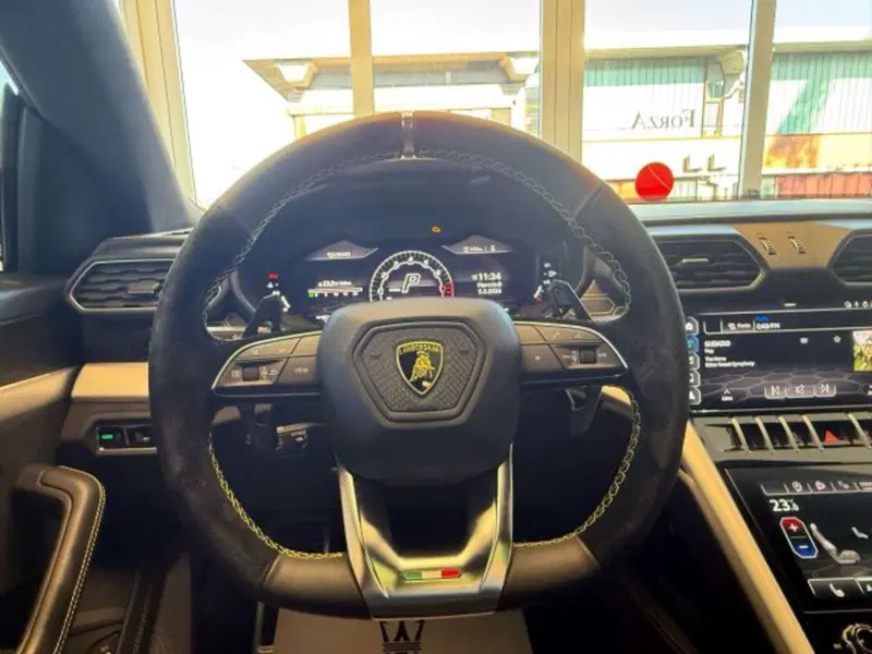 Lamborghini Urus usata a Torino (4)