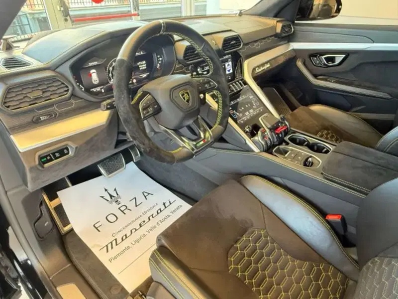 Lamborghini Urus usata a Torino (5)