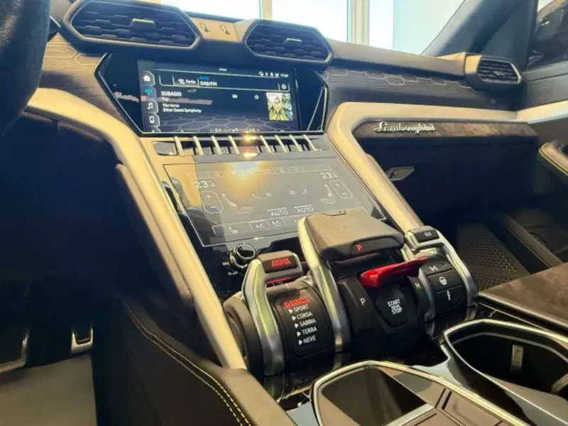 Lamborghini Urus usata a Torino (6)
