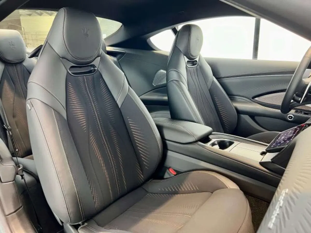 Maserati Granturismo nuova a Torino (6)
